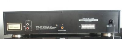 AKAI CD-52 001.jpg