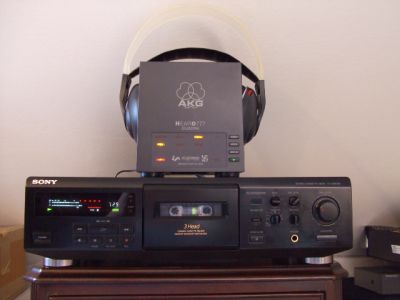 AKG HEARO 777 QUADRA.jpg