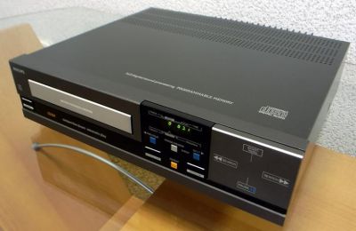philips_cd-104_small_2.jpg
