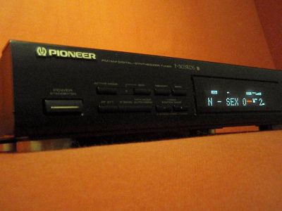 Pioneer F-303 RDS 017.jpg