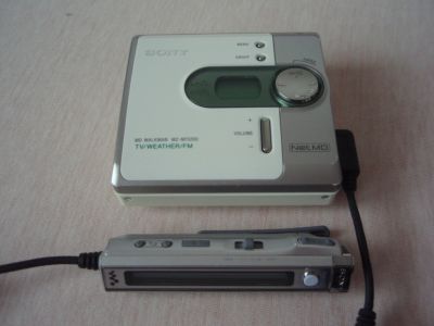 Sony MZ-NF 520 008.jpg