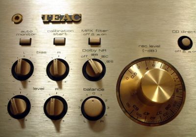 TEAC V-8030S.jpg